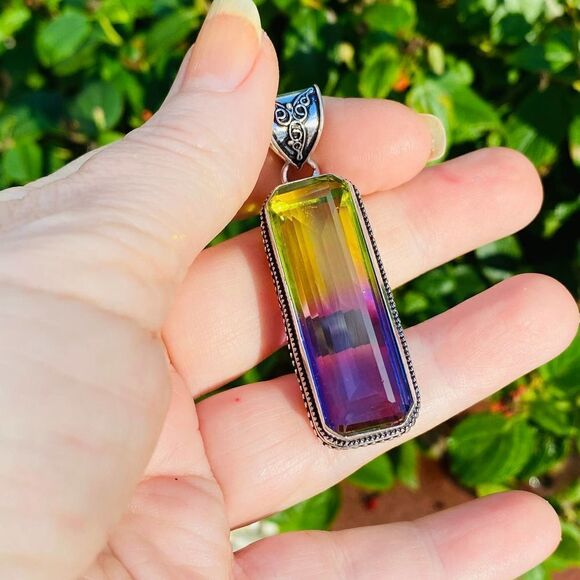 Bi-Color Tourmaline Ethnic Style Handmade Pendant - Picture 4 of 9